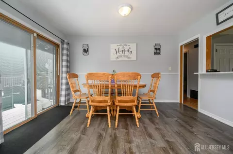 Dining - 25 Brookside Rd, Edison, NJ 08817 photo 1 of 2