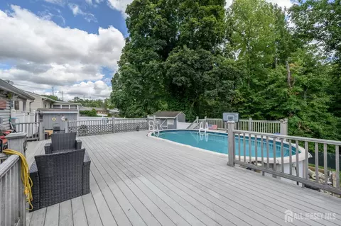 Exterior - 25 Brookside Rd, Edison, NJ 08817 photo 4 of 10