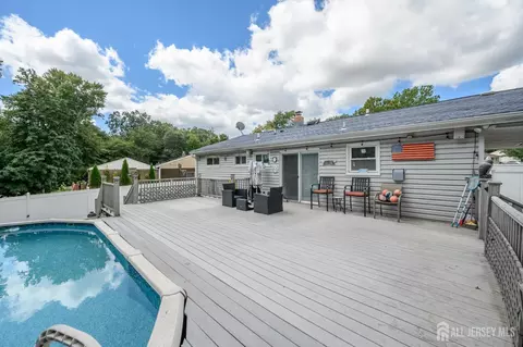 Exterior - 25 Brookside Rd, Edison, NJ 08817 photo 2 of 10