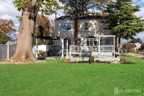 Exterior - 28 Debra Pl, Sewaren, NJ 07077 photo 3 of 4