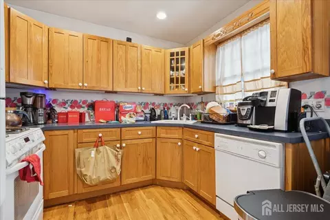 Kitchen - 28 Debra Pl, Sewaren, NJ 07077 photo 1 of 1