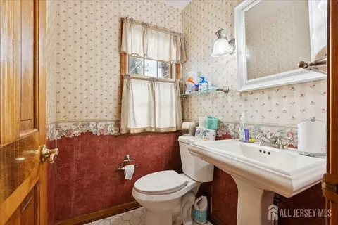 Bath - 28 Debra Pl, Sewaren, NJ 07077 photo 1 of 2