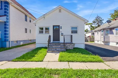 129 Pershing Ave, Iselin, NJ 08830