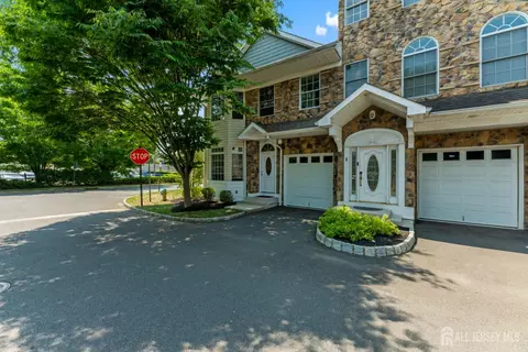 9 Perry L Drew Pl, Hightstown, NJ 08520