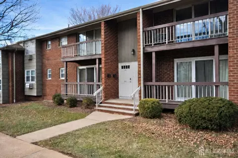 18 Deanna Dr #48, Hillsborough, NJ 08844