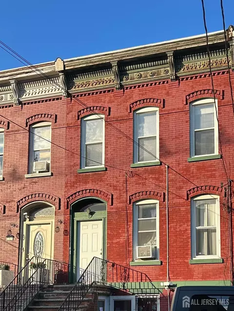 184 Van Horne St, Jersey City, NJ 07304