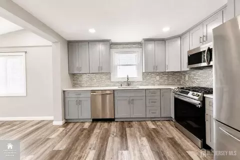 Kitchen - 193 Old Rd, Sewaren, NJ 07077 photo 2 of 4