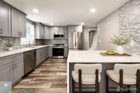 Kitchen - 193 Old Rd, Sewaren, NJ 07077 photo 1 of 4