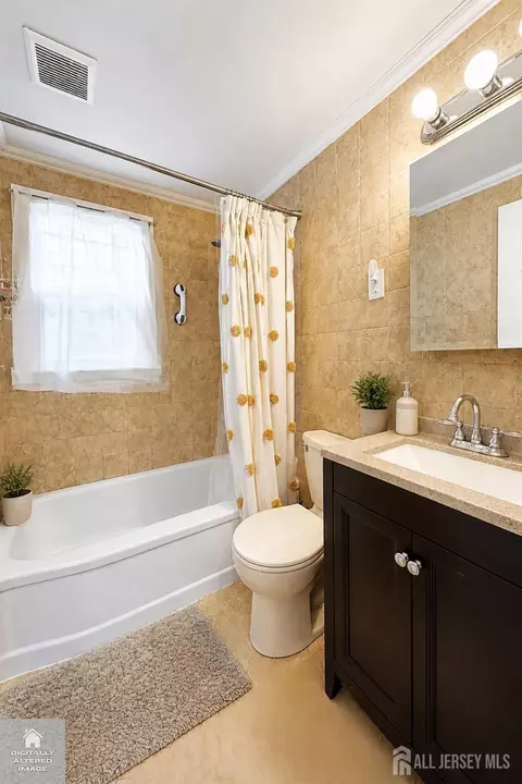 Bath - 193 Old Rd, Sewaren, NJ 07077 photo 4 of 4