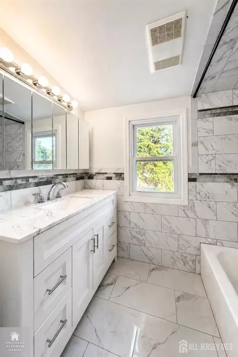 Bath - 193 Old Rd, Sewaren, NJ 07077 photo 2 of 4
