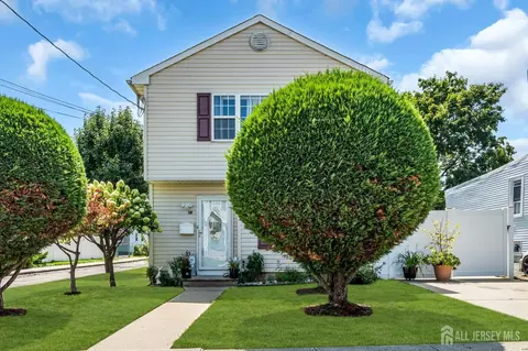 425 Thomas St, Perth Amboy, NJ 08861