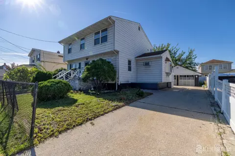 15 Clinton Ave, Keasbey, NJ 08832