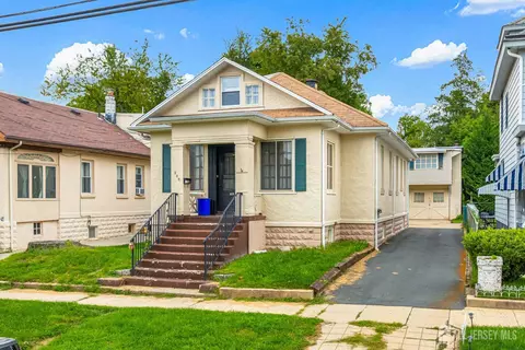 309 S 2nd Ave S, Highland Park, NJ 08904
