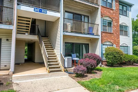 349 Lancaster Ct, Piscataway, NJ 08854