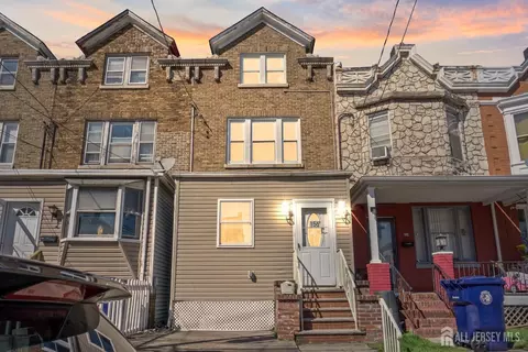 156 Lewis St, Perth Amboy, NJ 08861