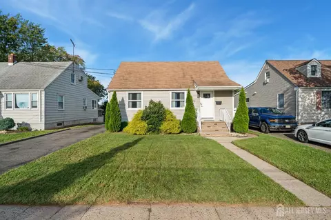 296 Saint James Ave, Woodbridge, NJ 07095