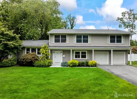 17 Peach Orchard Dr, East Brunswick, NJ 08816