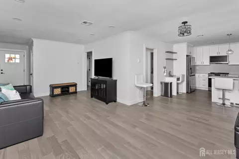 Entry Way - 274 Convent Rd #B, Monroe, NJ 08831 photo 2 of 2