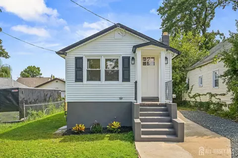 181 Hilltop Blvd, Keyport, NJ 07735