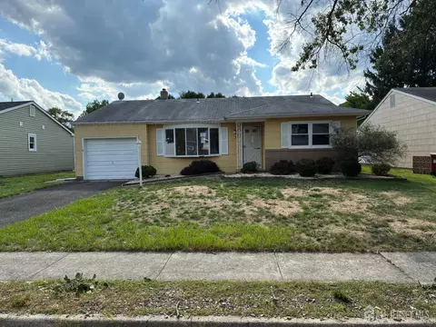 3 Miles Pond Rd, Berkeley, NJ 08757