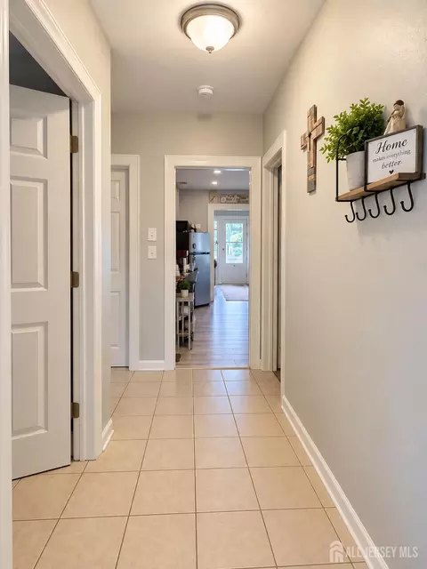 Entry Way - 133 Stout Ave, Middlesex, NJ 08846 photo 3 of 7