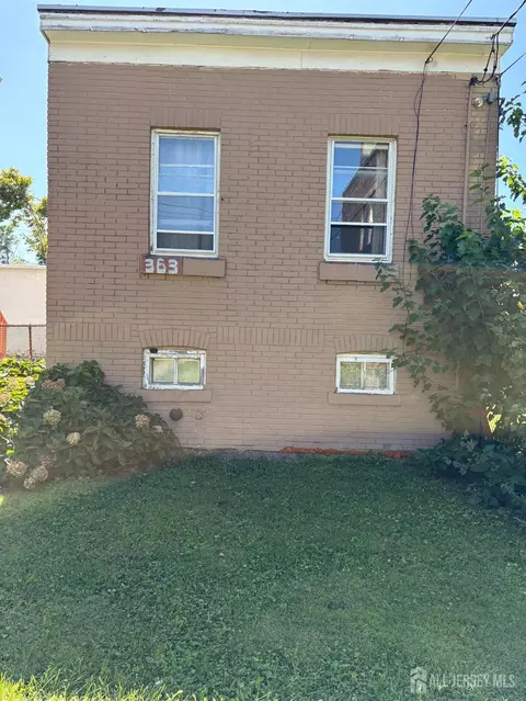 363 Garretson Ave, Perth Amboy, NJ 08861