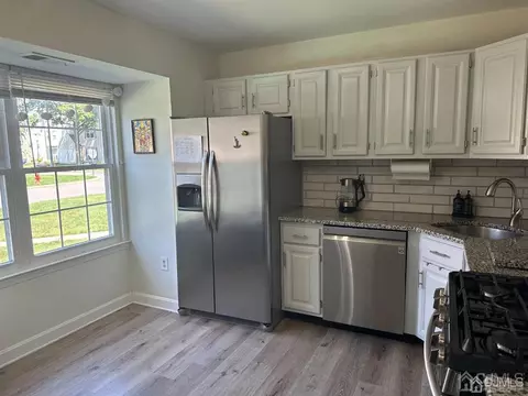 14 Albury Way, North Brunswick, NJ 08902