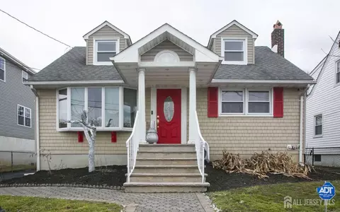 64 Waackaack Ave, Keansburg, NJ 07734