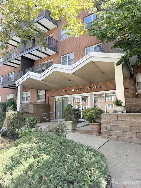 123 S Adelaide Ave S #2D, Highland Park, NJ 08904