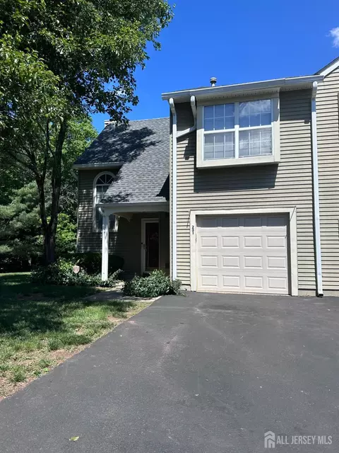 231 Mcauliffe Ct, Franklin, NJ 08873