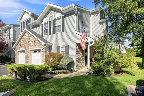 17 Hanna Ln, South Amboy, NJ 08879