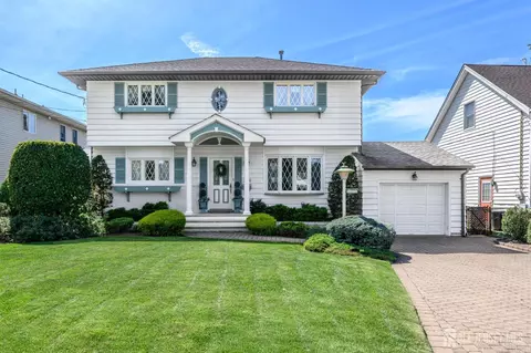 544 Pinewood Ave, Roselle Park, NJ 07204