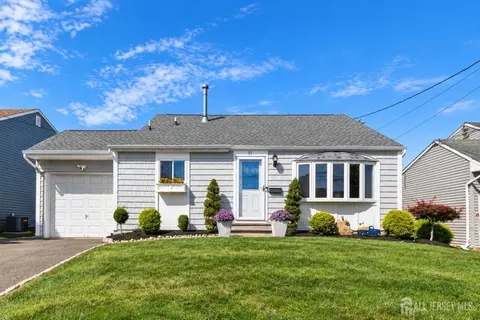 57 Cleveland Ave, Colonia, NJ 07067
