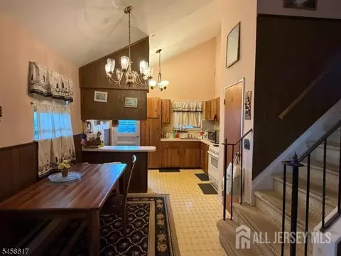 Entry Way - 25 Eardley Rd, Edison, NJ 08817 photo 1 of 2