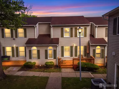 664 Irvington Ave #6, Maplewood, NJ 07040