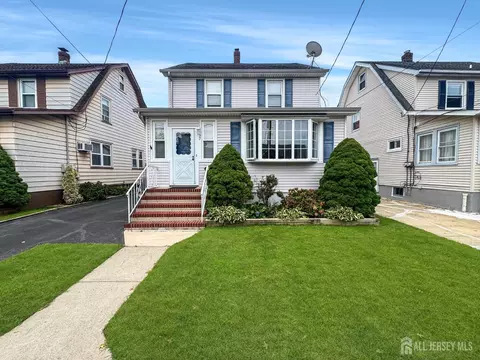 27 Hermann Ave, Carteret, NJ 07008