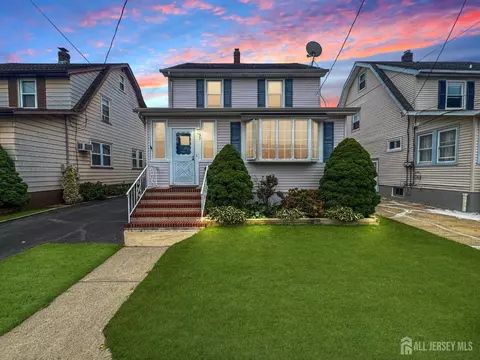 27 Hermann Ave, Carteret, NJ 07008