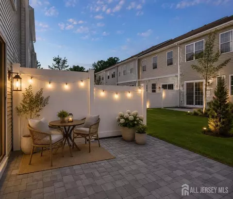 25 Chapel Ln, Wall, NJ 07719