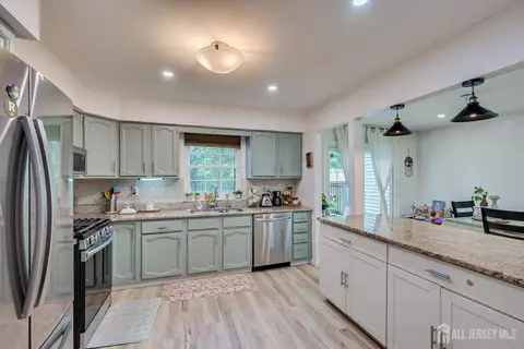 Kitchen - 1602 Deerfield Dr, Edison, NJ 08820 photo 4 of 4