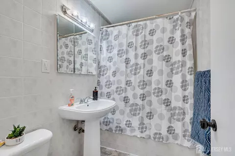 Bath - 1602 Deerfield Dr, Edison, NJ 08820 photo 1 of 3