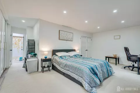 Bedroom - 1602 Deerfield Dr, Edison, NJ 08820 photo 3 of 4