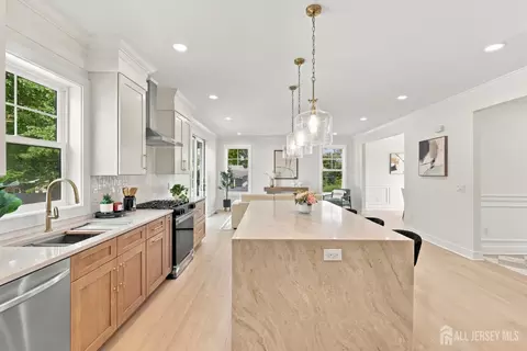 Kitchen - 25 Lamar Ave, Edison, NJ 08820 photo 4 of 4