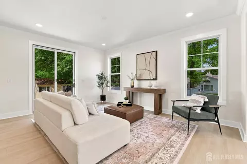 Living - 25 Lamar Ave, Edison, NJ 08820 photo 2 of 3
