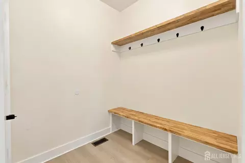 Entry Way - 25 Lamar Ave, Edison, NJ 08820 photo 5 of 5