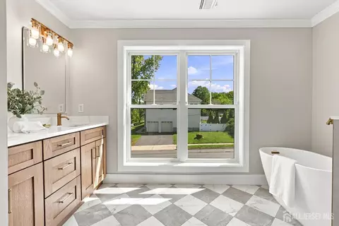 Bath - 25 Lamar Ave, Edison, NJ 08820 photo 1 of 10