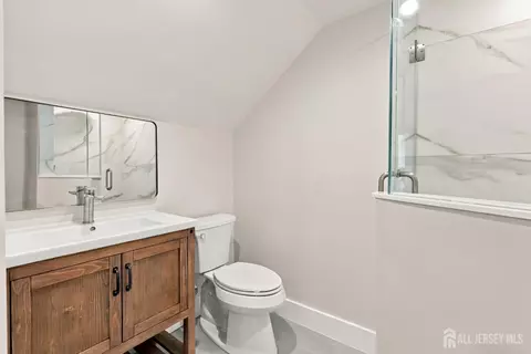 Bath - 25 Lamar Ave, Edison, NJ 08820 photo 8 of 10