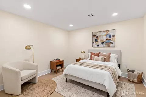 Bedroom - 25 Lamar Ave, Edison, NJ 08820 photo 6 of 6