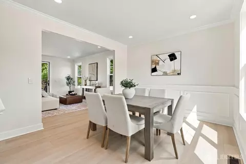 Dining - 25 Lamar Ave, Edison, NJ 08820 photo 1 of 3