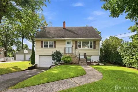 33 Willow Ave, Iselin, NJ 08830
