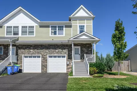 112 Valerie Dr, Manville, NJ 08835